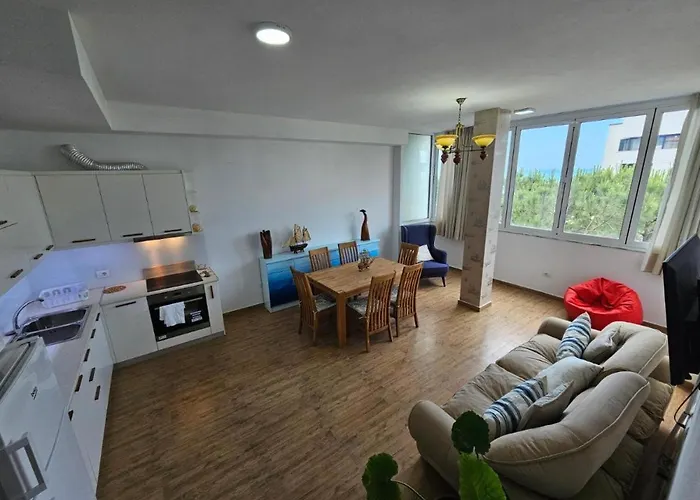 Mia Luxury Winter Apartment Golem (Tirana)